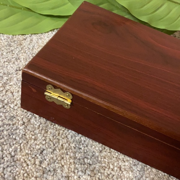 Bentley’s Tea Box - Picture 8 of 12